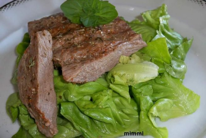 Carne de vita frageda cu salata verde