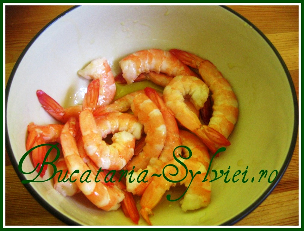 Gambas al ajillo/ creveti cu usturoi