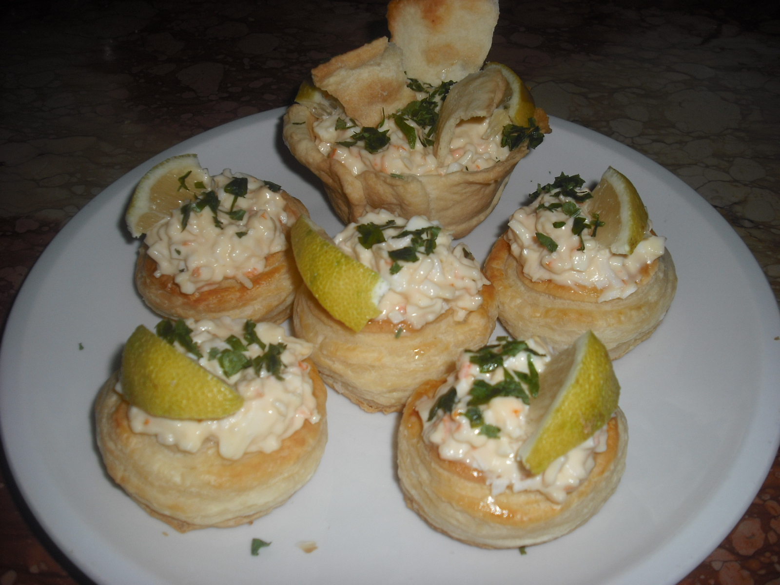 Vol-au-vent cu surimi..