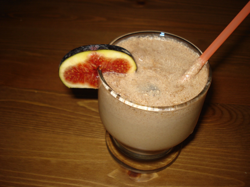 COCKTAIL DE CAFEA CALDUT