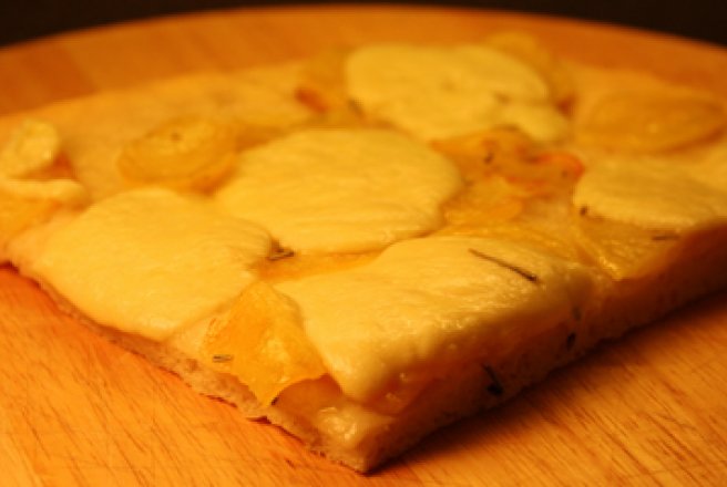 Pizza patate e formaggio