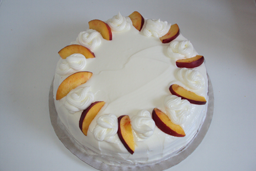 Tort cu crema de lamaie, frisca si nectarine