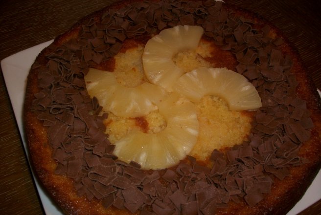 Tarta cu piersici si ananas