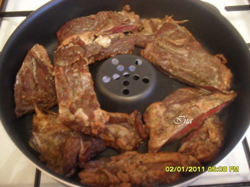 Pastrama afumata, preparata in Dry Cooker