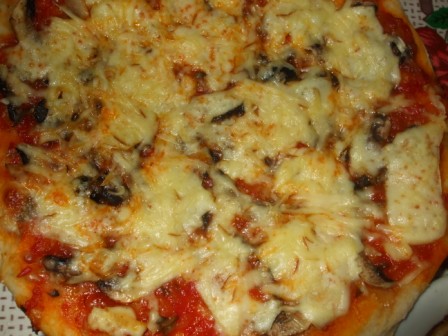 Pizza cu ciuperci