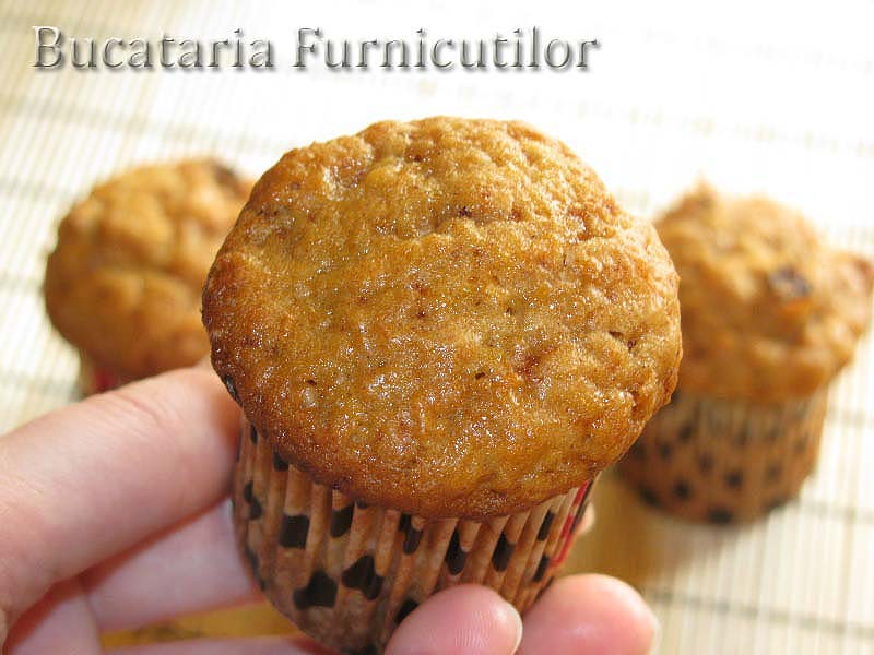 Muffins cu morcov si piersici