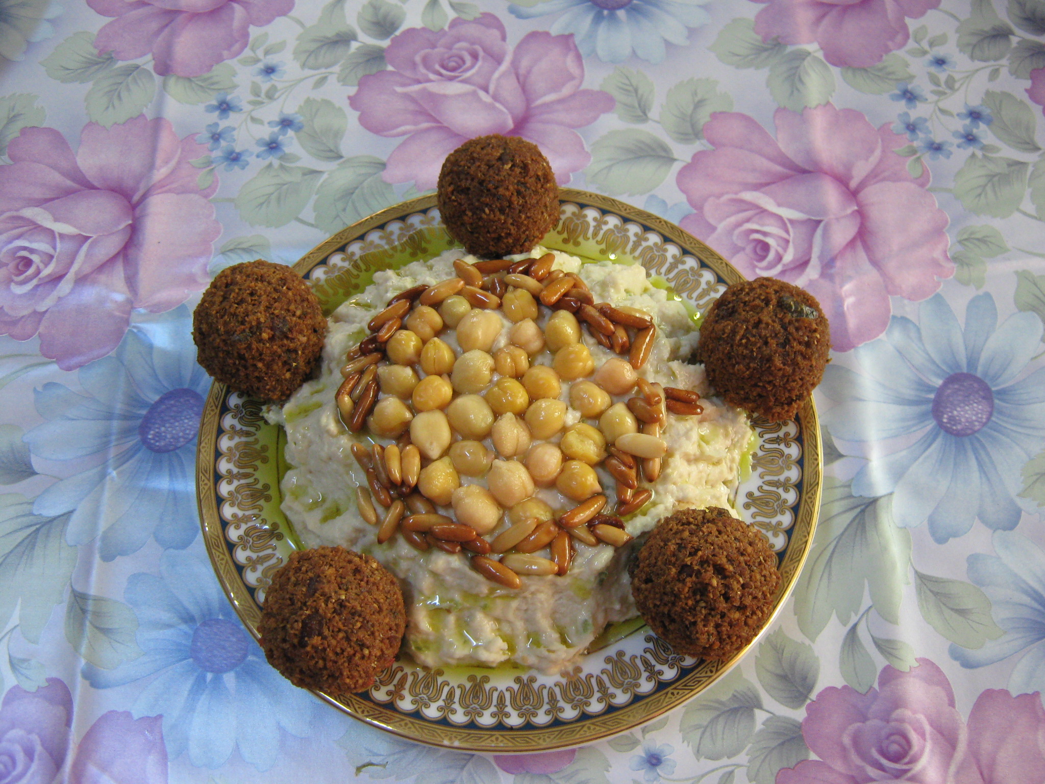 Micul dejun arab-4.“Fattet hummus”-Pasta de naut cu iaurt si “faramituri “(crutoane) de paine