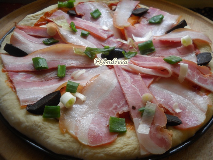 Pizza cu bacon