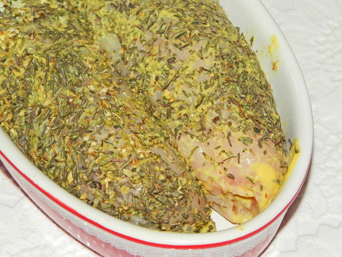 Piept de pui in crusta de ierburi aromate