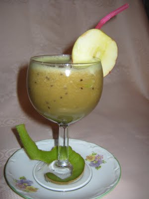 Smoothie de kiwi şi mere