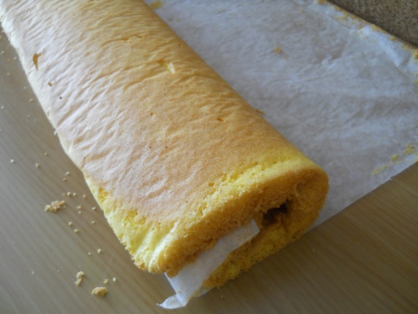 Banana roll cake