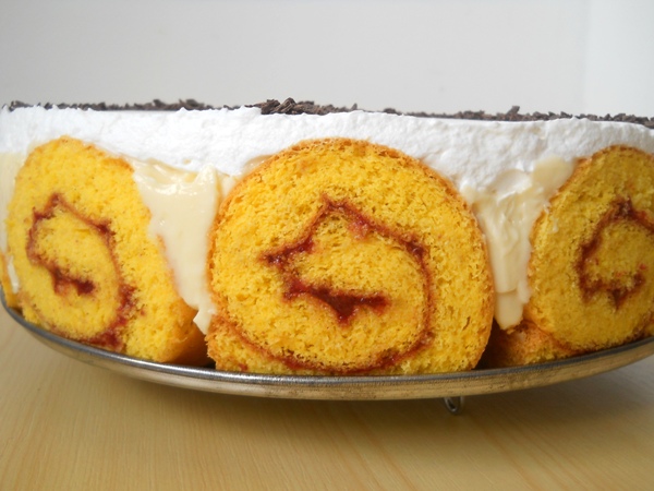 Banana roll cake