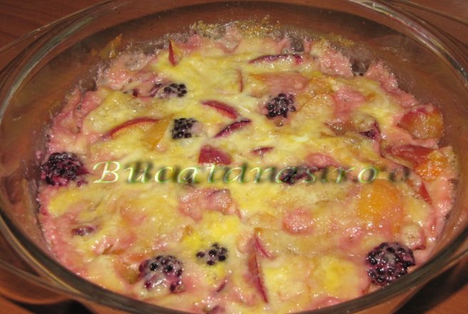 Gratin cu fructe de vara