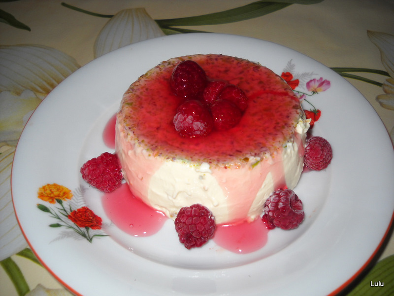 Panna cotta cu zmeura