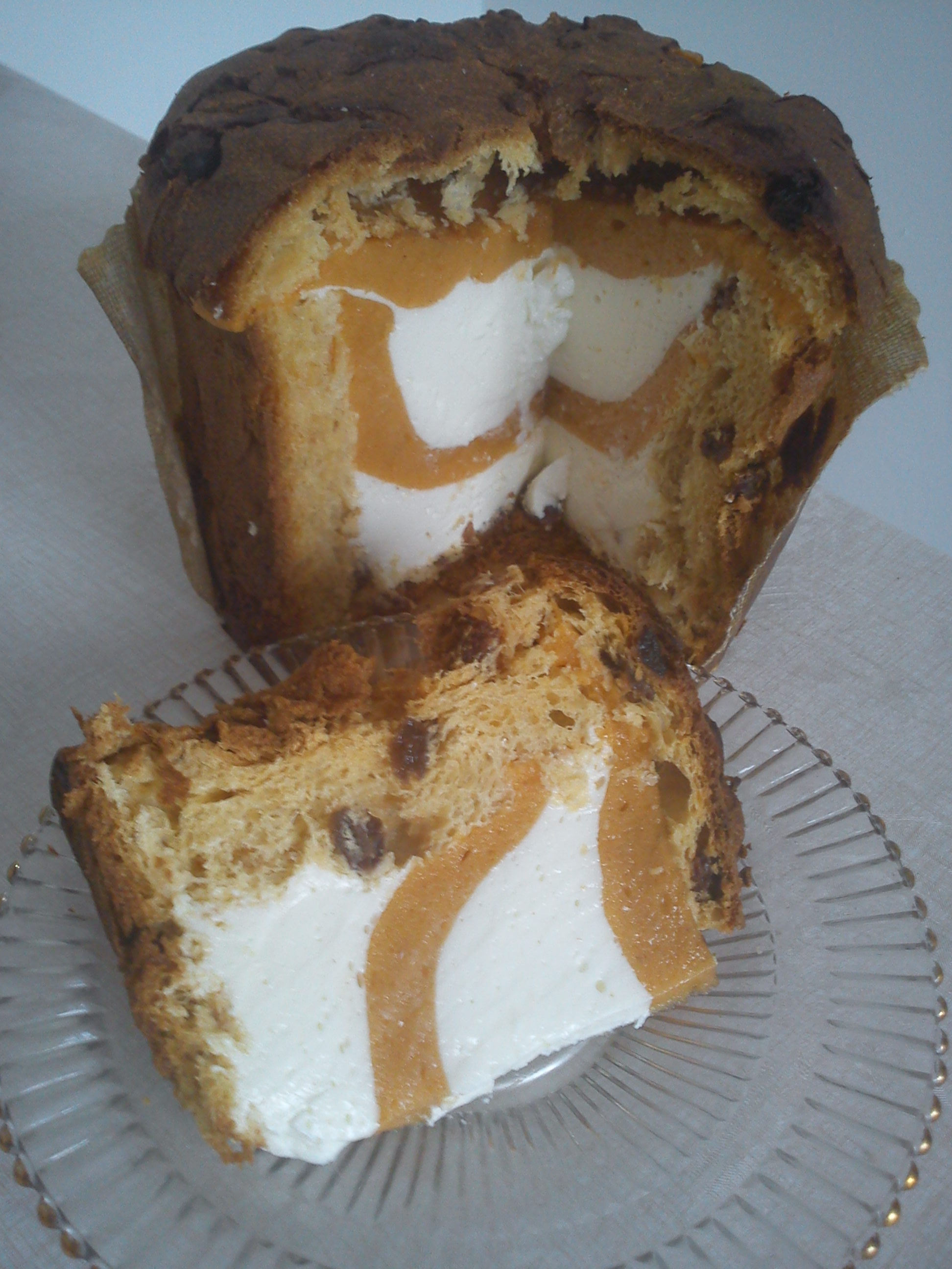 Panettone cu crema de branza si fruct kaki