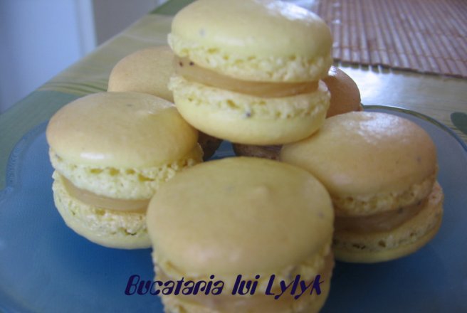 Macarons cu lamâie si mac