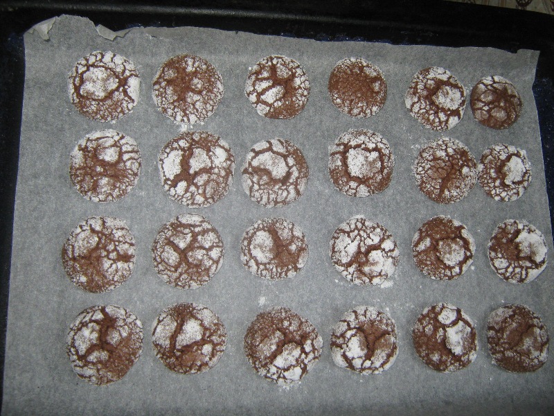 Biscuiti ciocolatosi (chocolate crinkles)