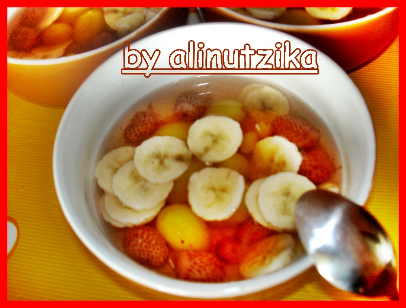 Salata de fructe din compot  + banane