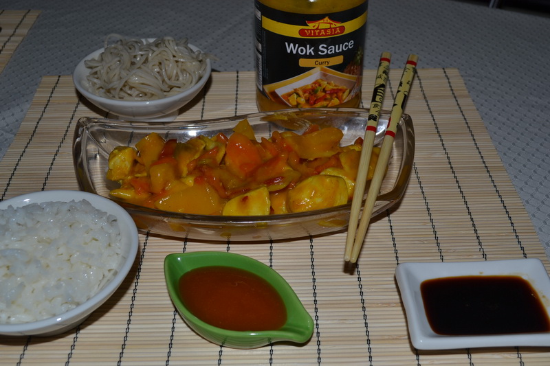 Pui cu Vitasia wok sauce curry (by Lidl)