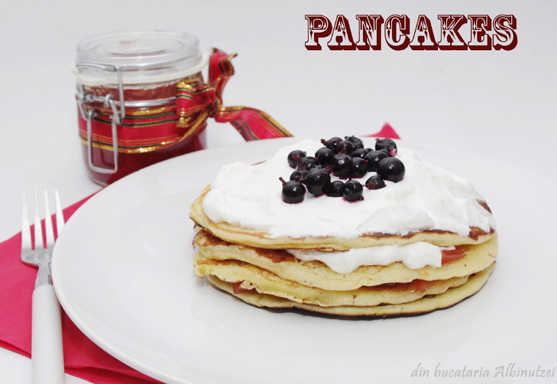 Pancakes cu frisca si peltea