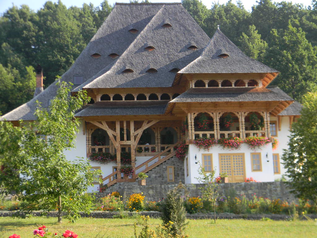 Maramures plai cu flori  - Manastirea Barsana