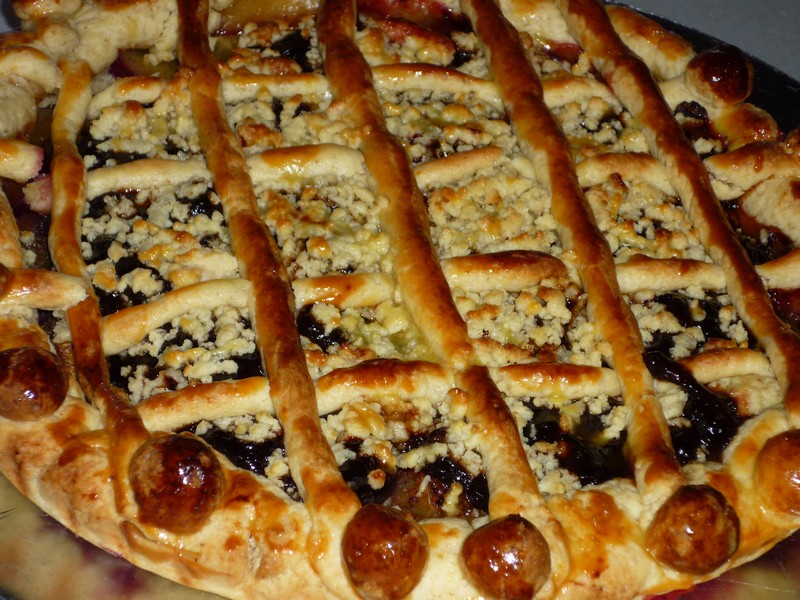 Tarta Linzer cu prune si gem