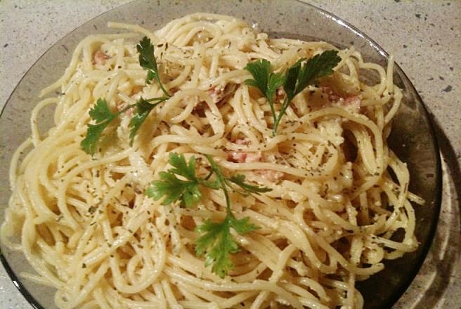 Spaghetti Carbonara cu smantana