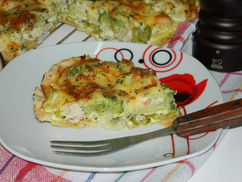 Quiche Lorraine cu piept de pui,brocoli si conopida