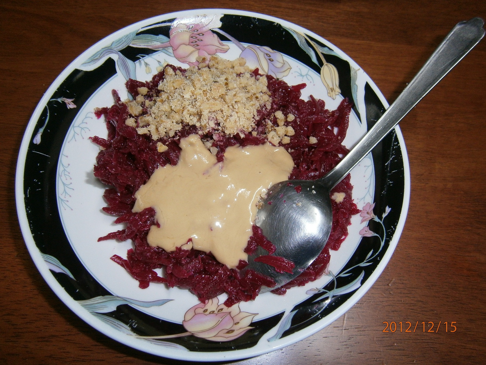 Salata de sfecla rosie specifica  Levantului -“Mutabal shamandar”