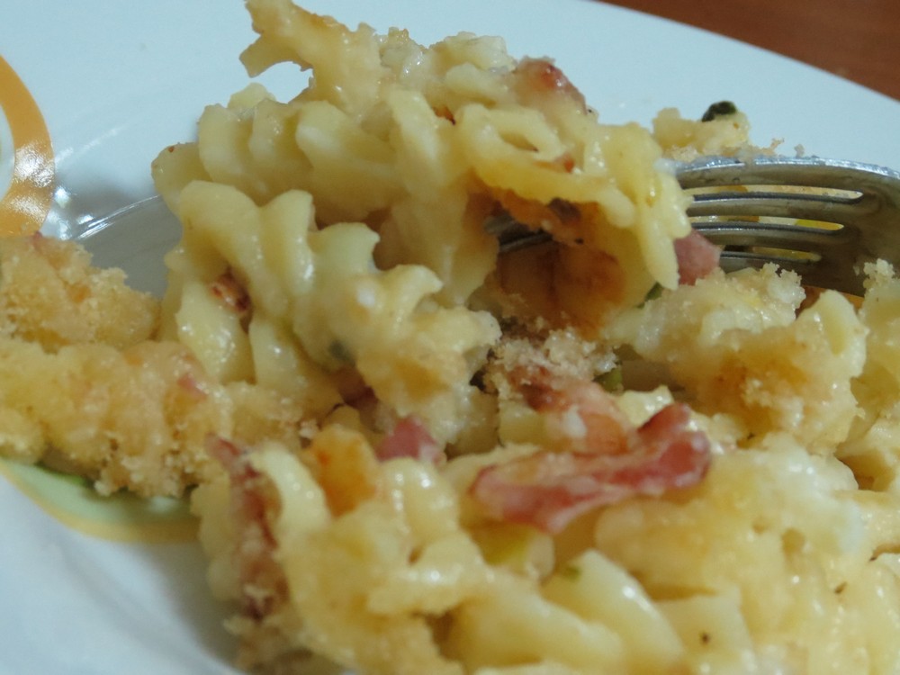 Fusilli cu crema de branza si bacon