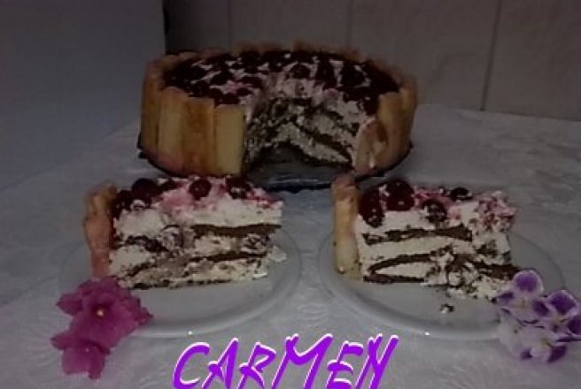 Tort de visine cu crema de iaurt.