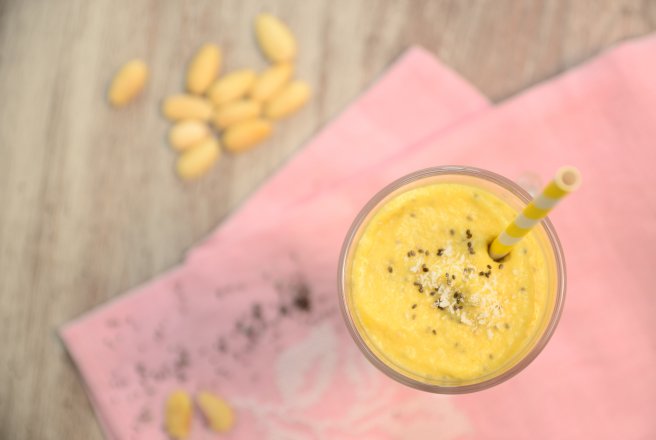 Smoothie de mango cu lapte de cocos si seminte chia