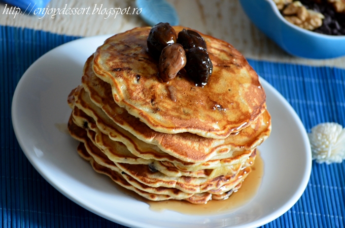 Pancakes cu ciocolata si nuci