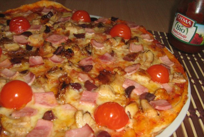 Pizza cu friptura de pui