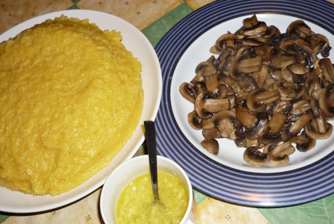 Ciuperci champignon "trase" la tigaie