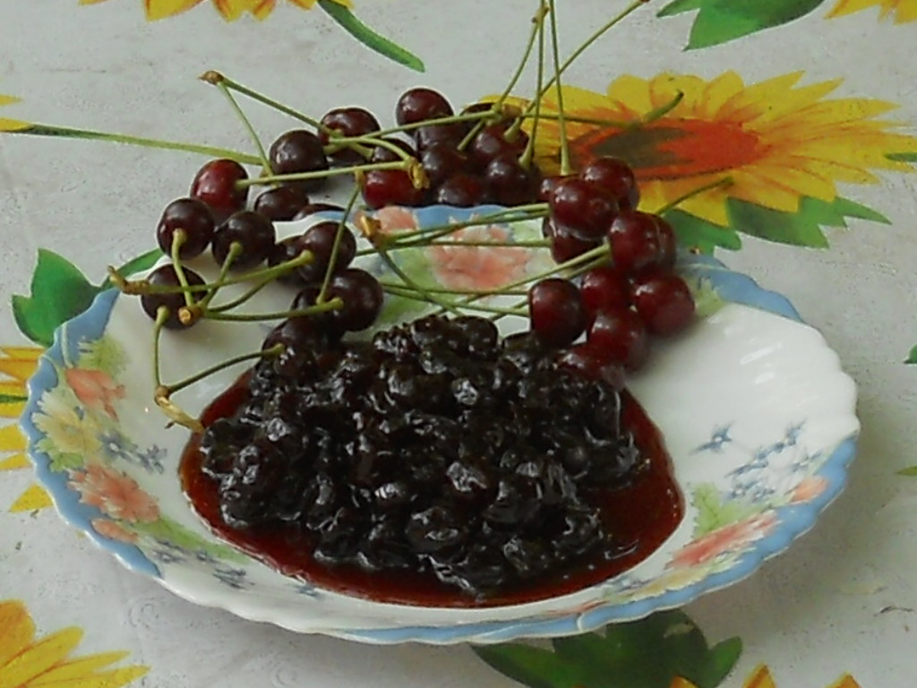 Dulceata de cirese amare