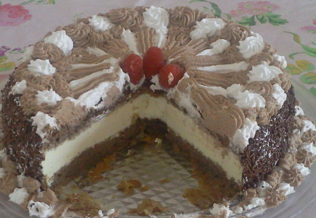 Tort cu Crema de Sampanie