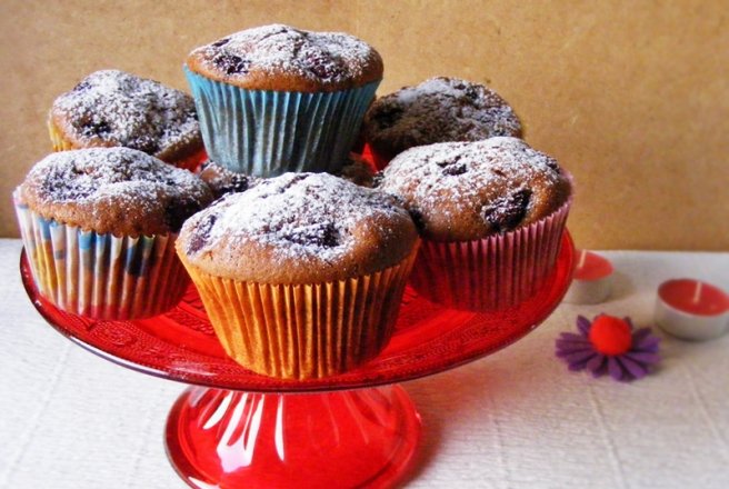 Muffins cu cacao si fructe de padure