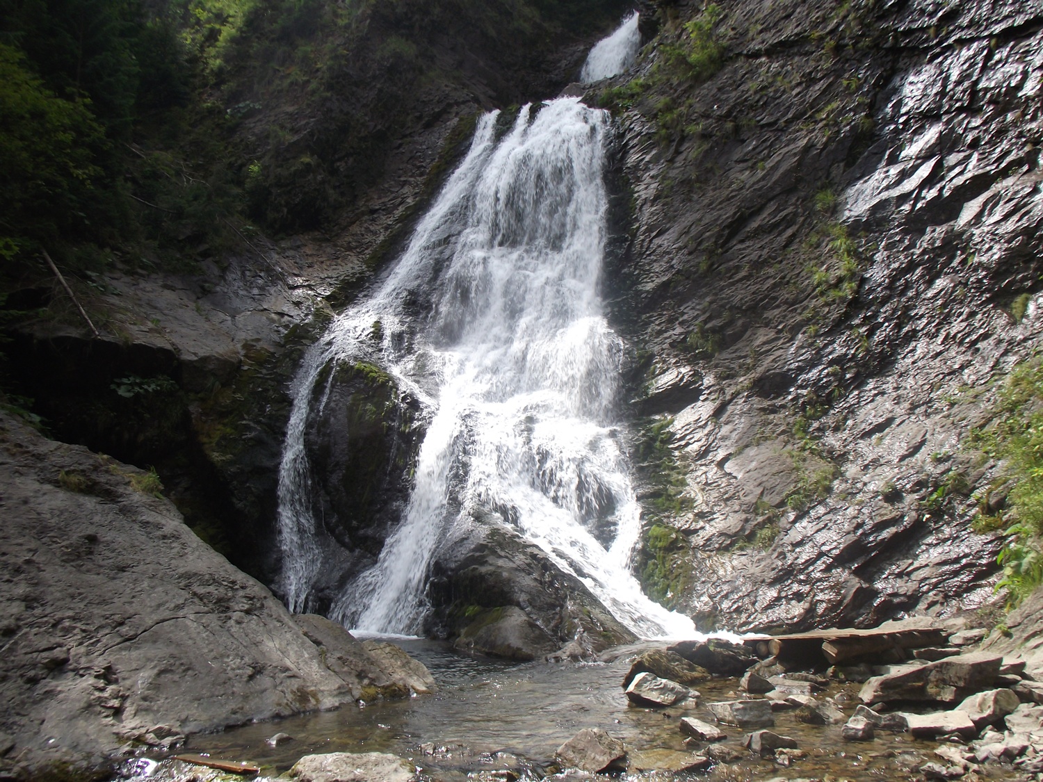 Bucătăraş hai-hui –Cascada Vălul Miresei Răchiţele