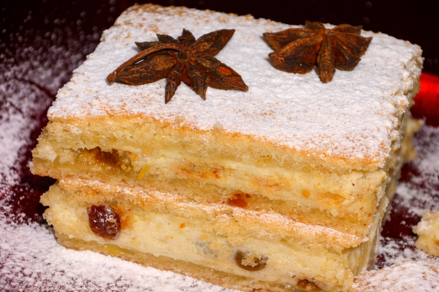 Desert placinta frageda cu branza dulce si stafide