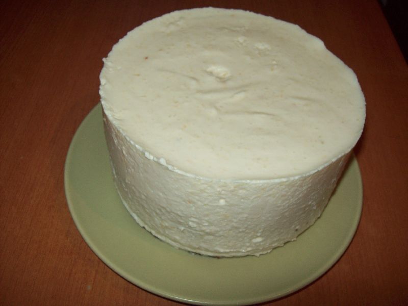 Tort cu mousse de piersici