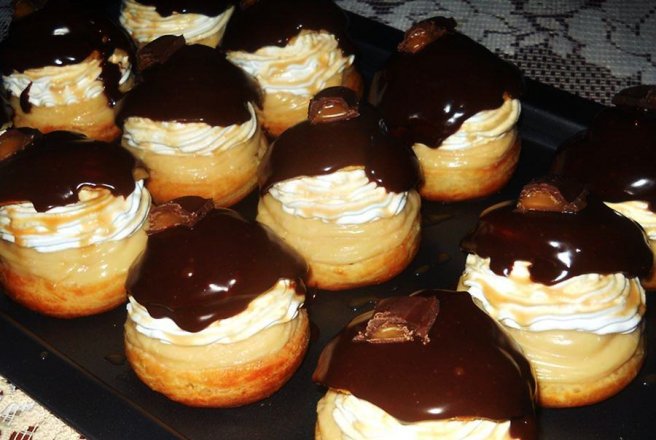 Choux cu ciocolata si caramel