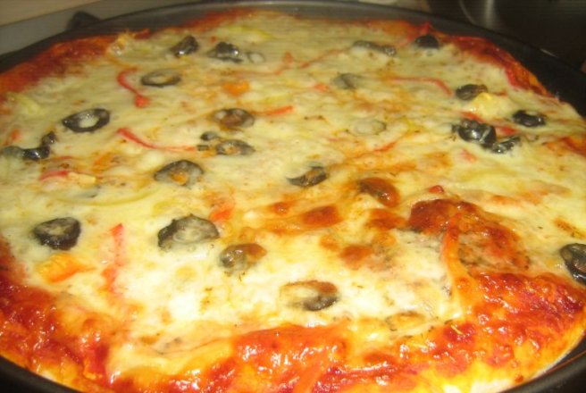 Pizza cu mozarella si ardei