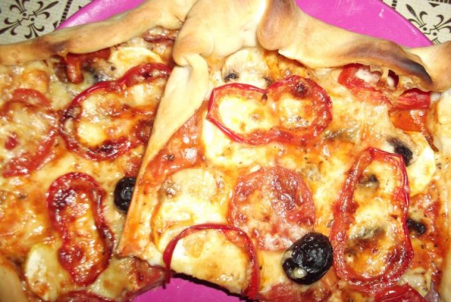 Pizza cu pastrama de vita,ciuperci si dovlecel