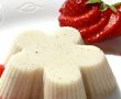 Panna Cotta cu sos de capsuni (vegan)-6