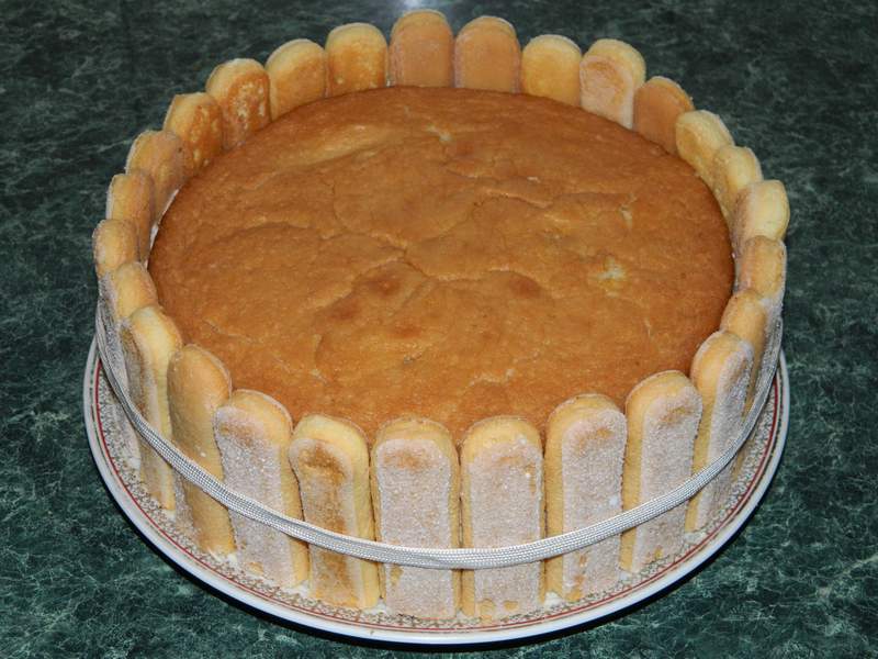 Tort cu crema de vanilie