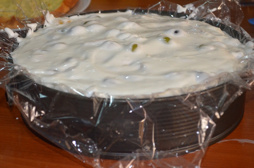 Tort cu mousse de fructe de padure