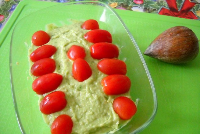 Salata de avocado