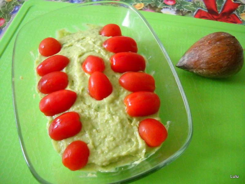 Salata de avocado