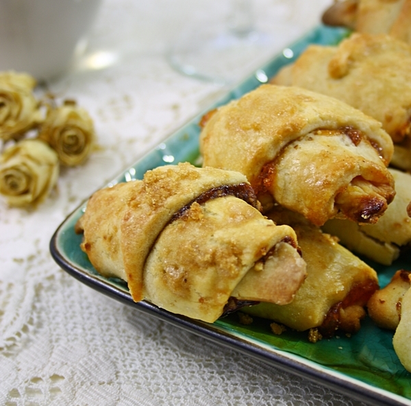 Cornulete cu nuca si gem/ Rugelach